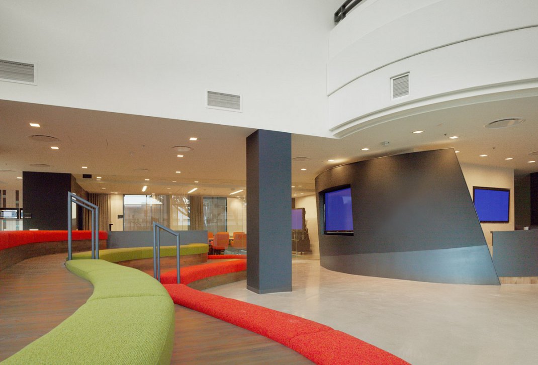 Warner Worldwide TV — exterior view